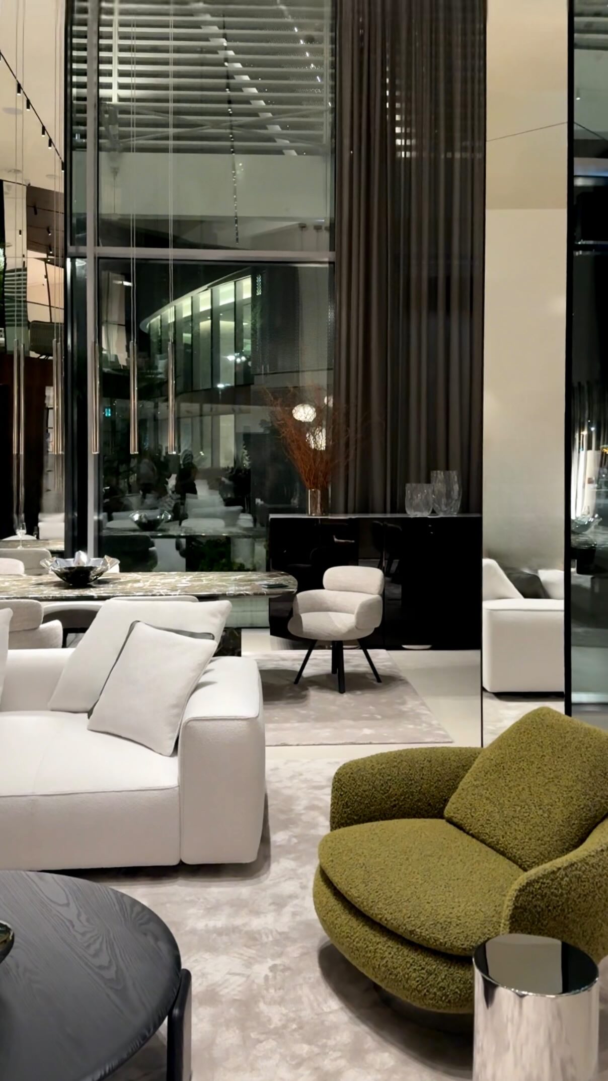 We were delighted to visit the Minotti Christmas event together with the Bolshakova Studio team.
Thank you for the warm invitation and for creating such an inspiring atmosphere.

A beautiful evening filled with design, conversation, and the spirit of the season. ✨
@minotticyprus